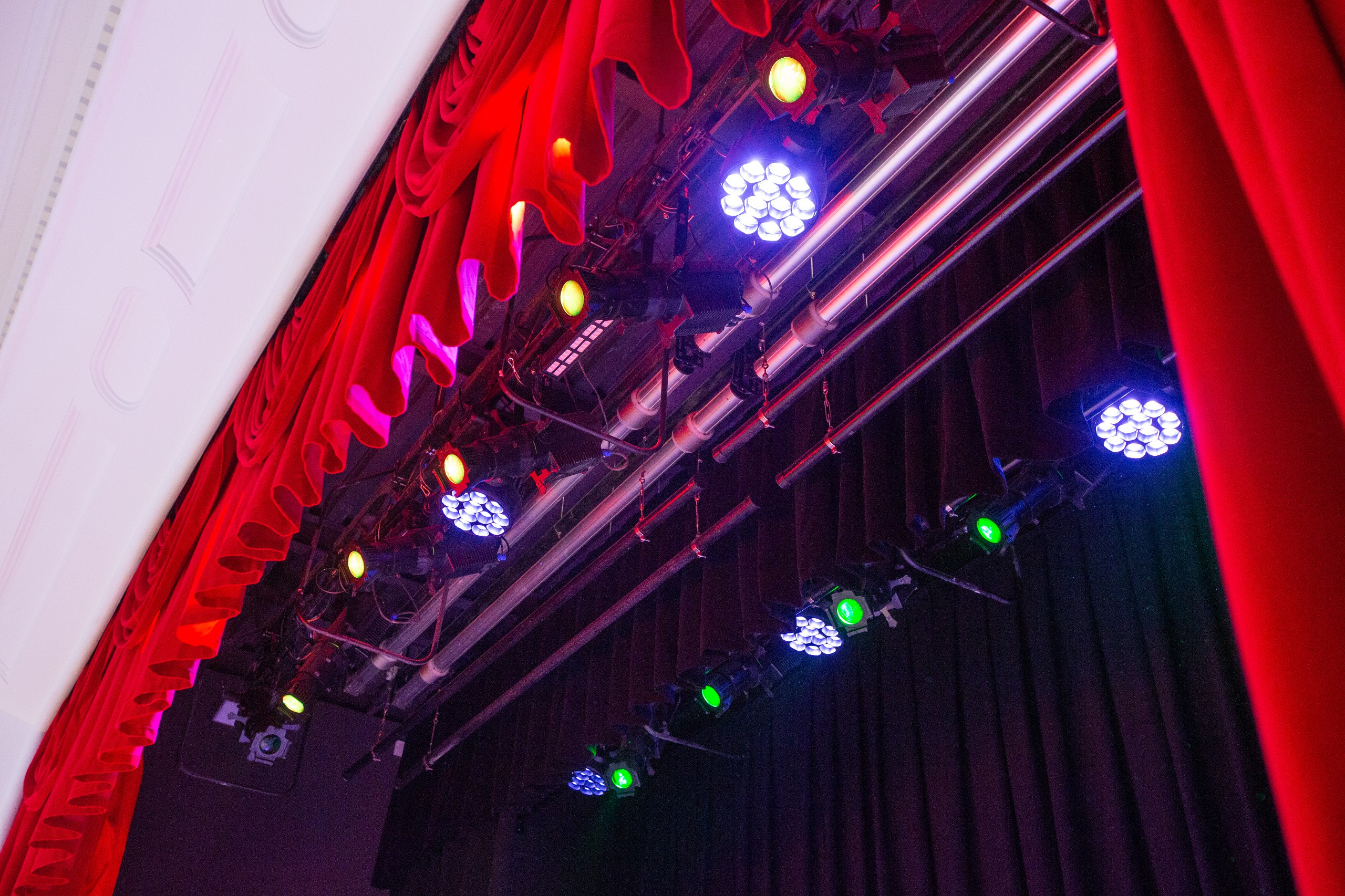 Продукция YPI в Волгоградском областном кукольном театре