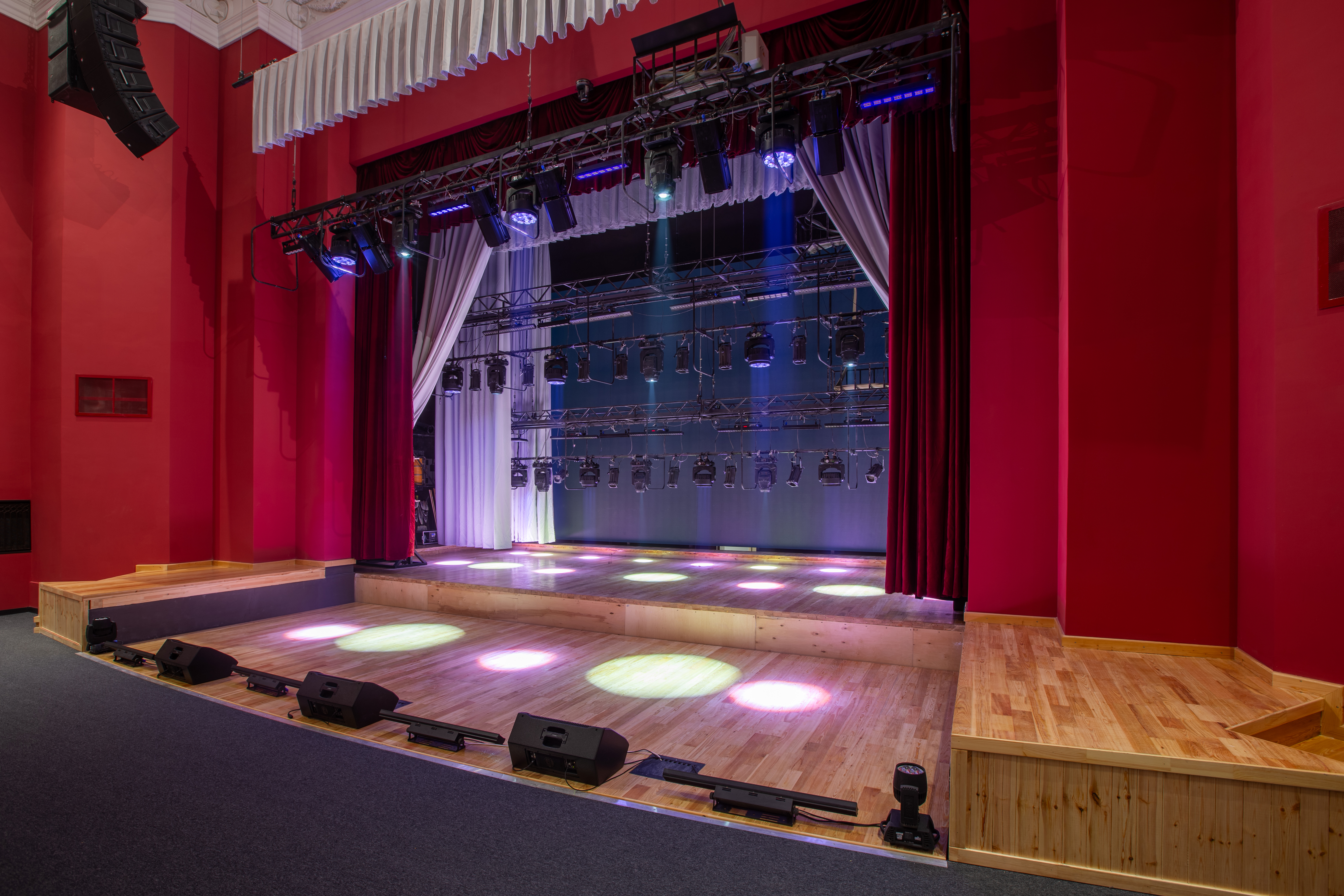 Продукция YPI в Волгоградском областном кукольном театре